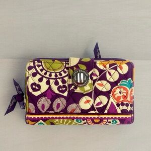 Vera Bradley Quilted Hipster Turnlock Clutch Wallet Excellent Condition